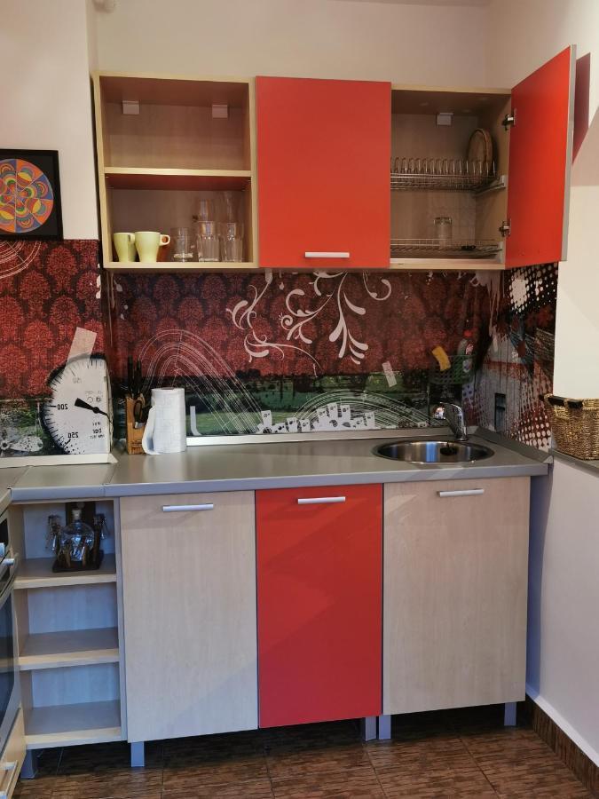Comfy & Pleasant Apartment 10 Min Walk To Downtown Timisoara Exterior photo